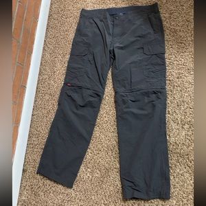 Men’s convertible Eddie Bauer pants/shorts in one